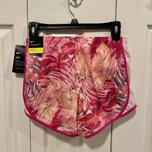 Youth Girls Nike athletic shorts: size large (10/12)